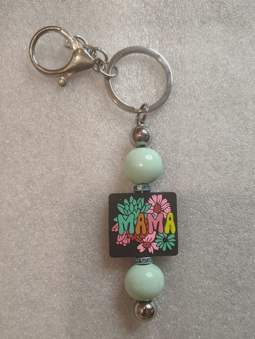🩰 Mama Flower Beaded Keychain